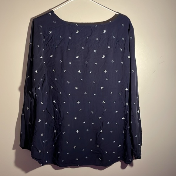 RW&CO women size medium bow blouse - Picture 3 of 4